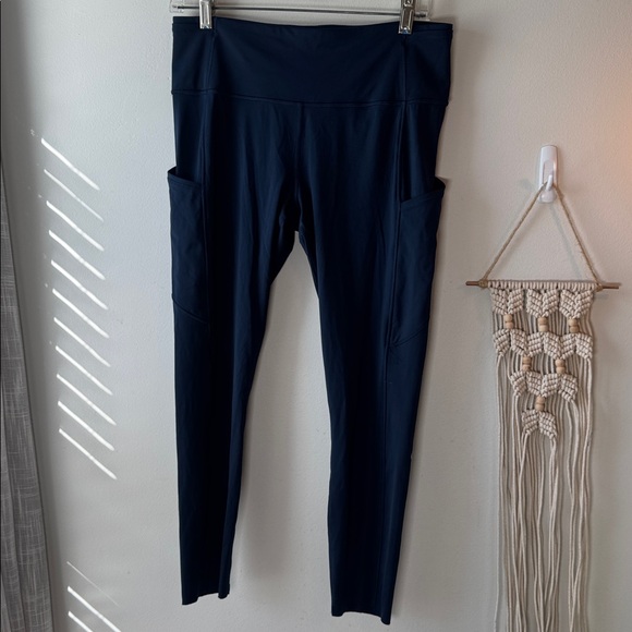 EUC Lululemon Navy Align 7/8 25” High-Waisted Leggings with Pockets 10 - Picture 1 of 7